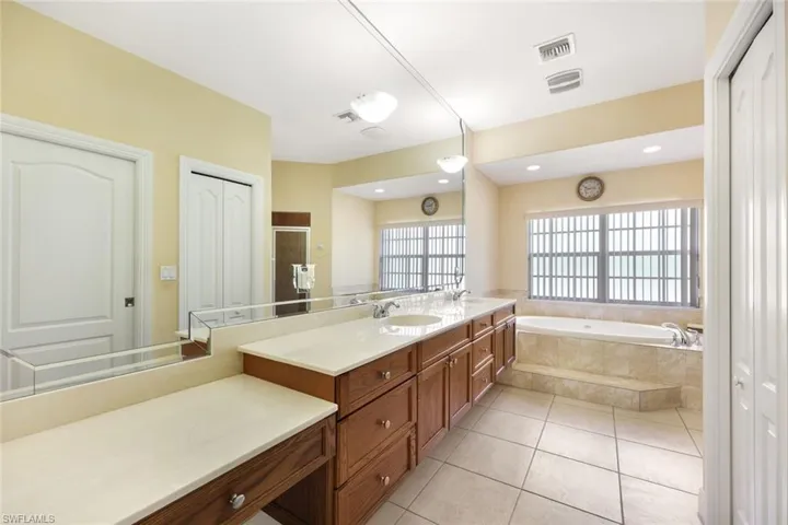 3460  6th SE AVE, Naples, FL 34117