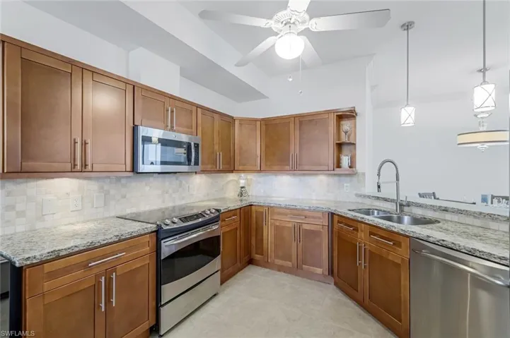 1570  Clermont  DR, Naples, FL 34109