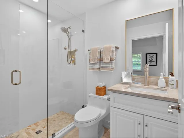 8212  Saratoga  DR, Naples, FL 34113
