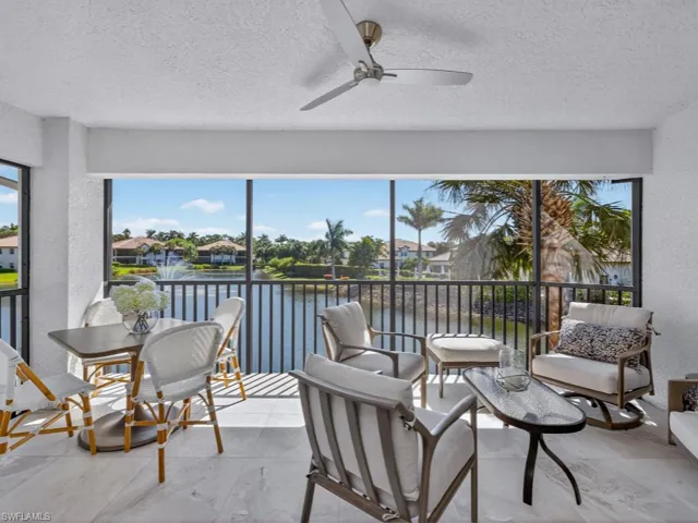 8212  Saratoga  DR, Naples, FL 34113