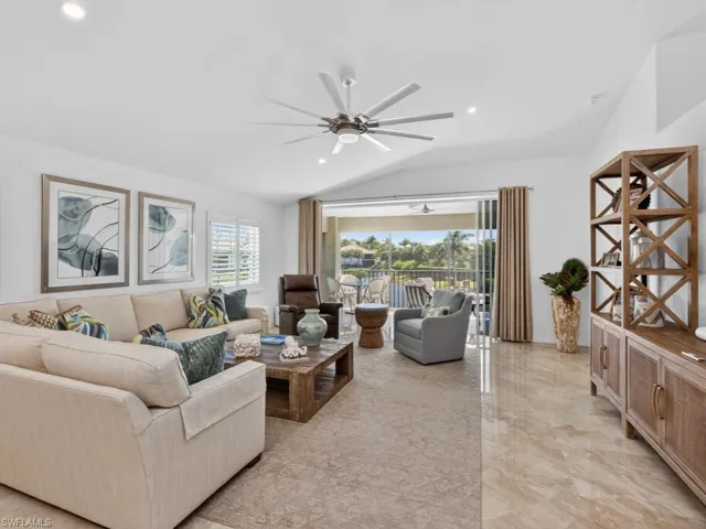 8212  Saratoga  DR, Naples, FL 34113