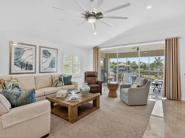 8212  Saratoga  DR, Naples, FL 34113