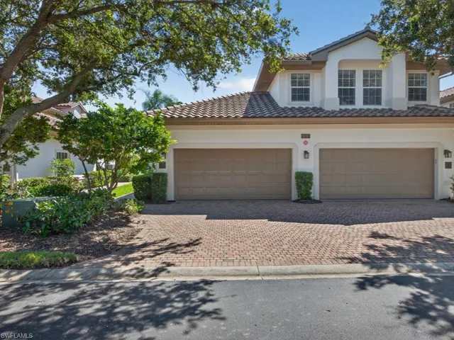 8212  Saratoga  DR, Naples, FL 34113