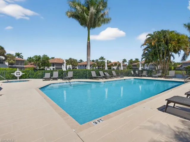 8212  Saratoga  DR, Naples, FL 34113
