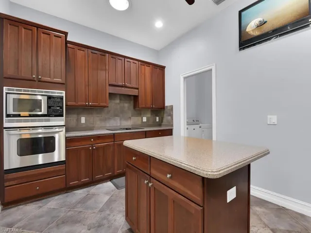Kitchen w/ Island
