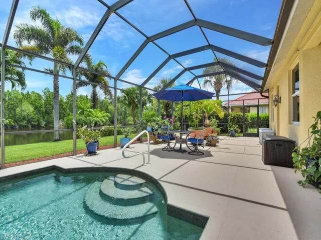 Massive Pool Lanai