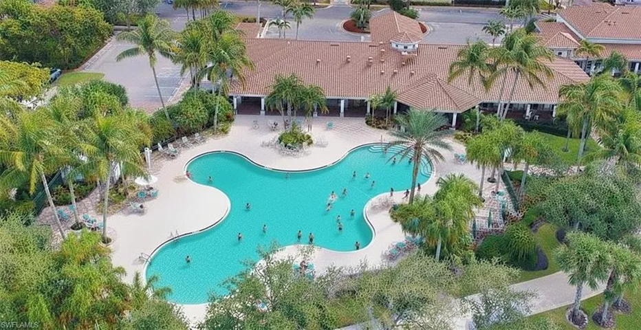 Resort Style, Lakefront Pool with Restaurant