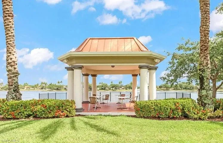 Lakefront Gazeebo