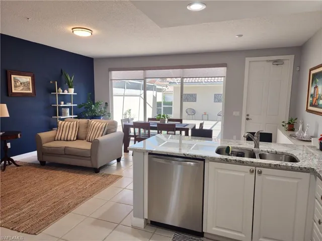 6112 Towncenter Cir, Naples, Florida 34119