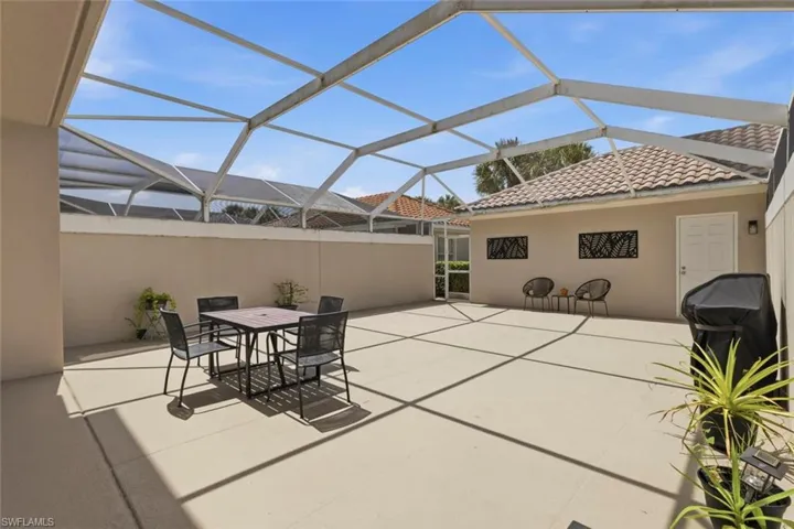 6112 Towncenter Cir, Naples, Florida 34119