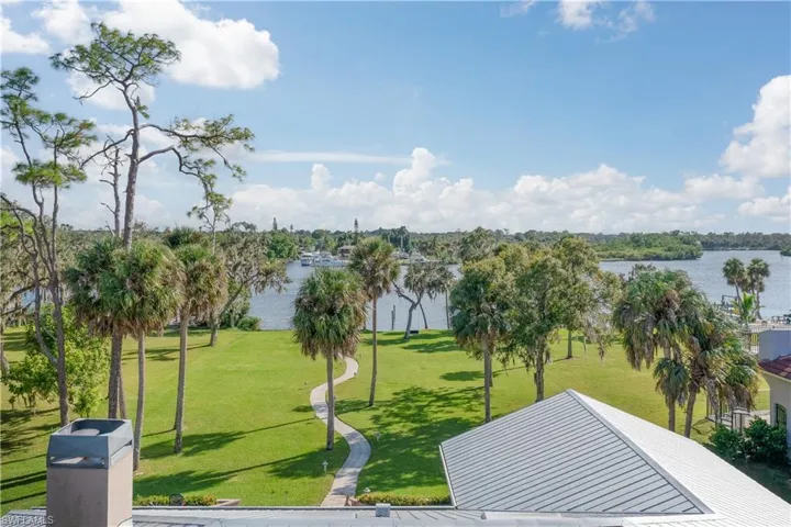 Gorgeous back yard along the river