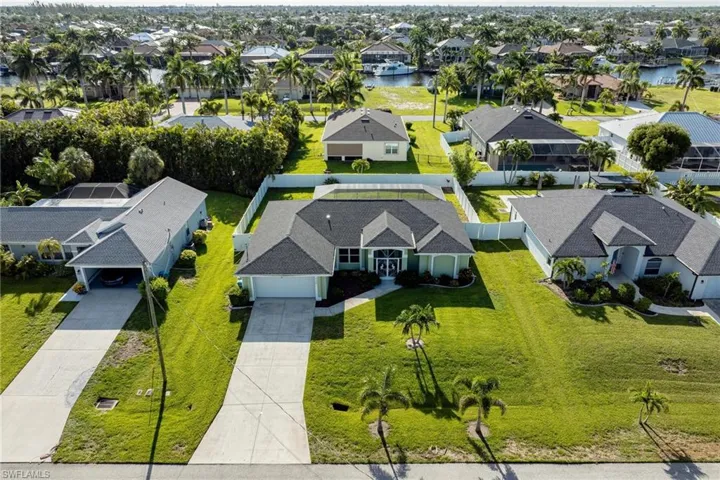 Birds eye view of property