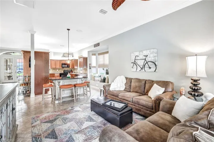 6128  Manchester  PL, Naples, FL 34110