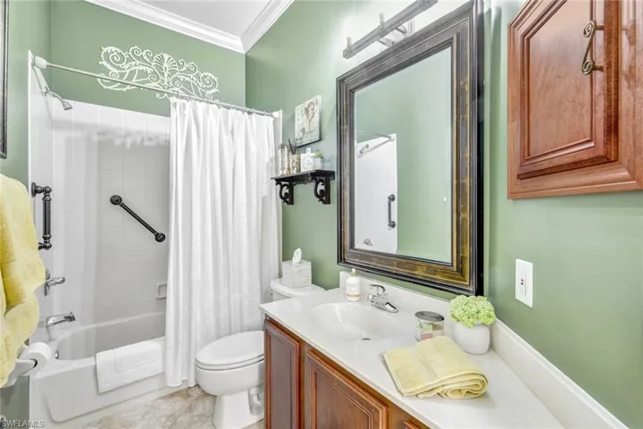 6128  Manchester  PL, Naples, FL 34110