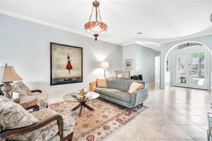6128  Manchester  PL, Naples, FL 34110
