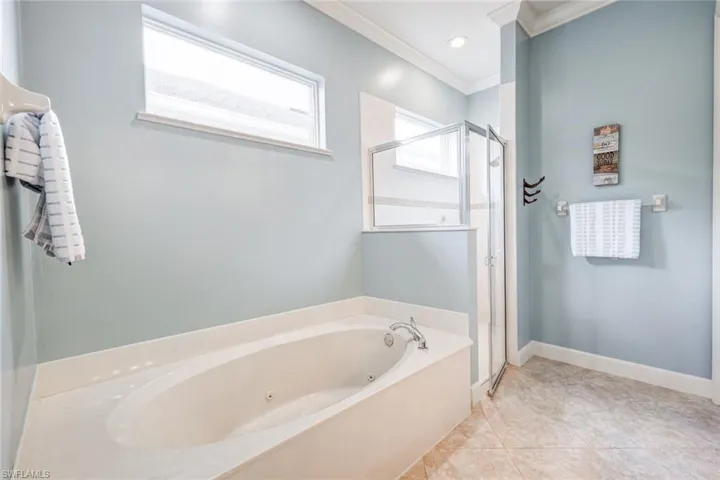6128  Manchester  PL, Naples, FL 34110