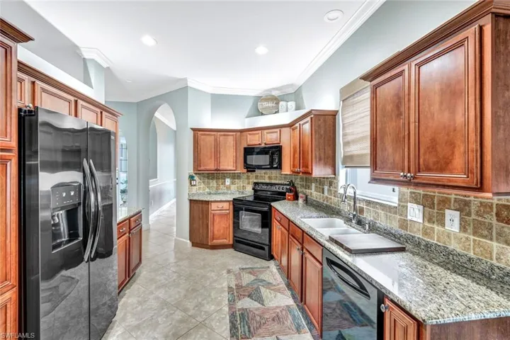 6128  Manchester  PL, Naples, FL 34110