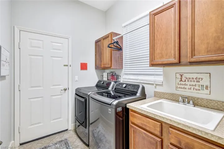 6128  Manchester  PL, Naples, FL 34110