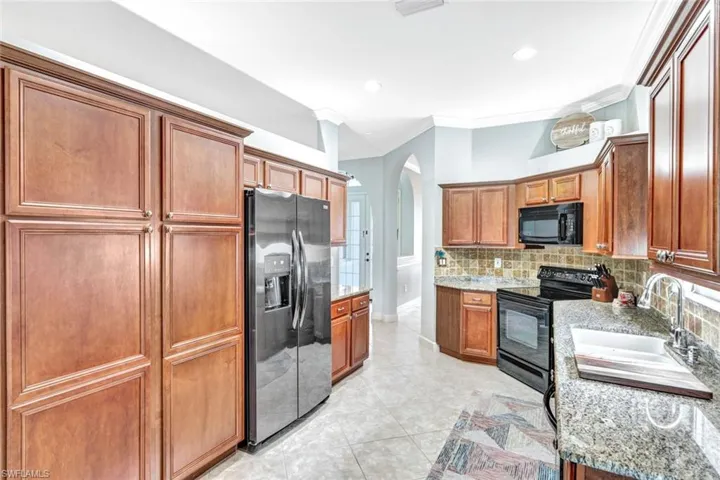 6128  Manchester  PL, Naples, FL 34110