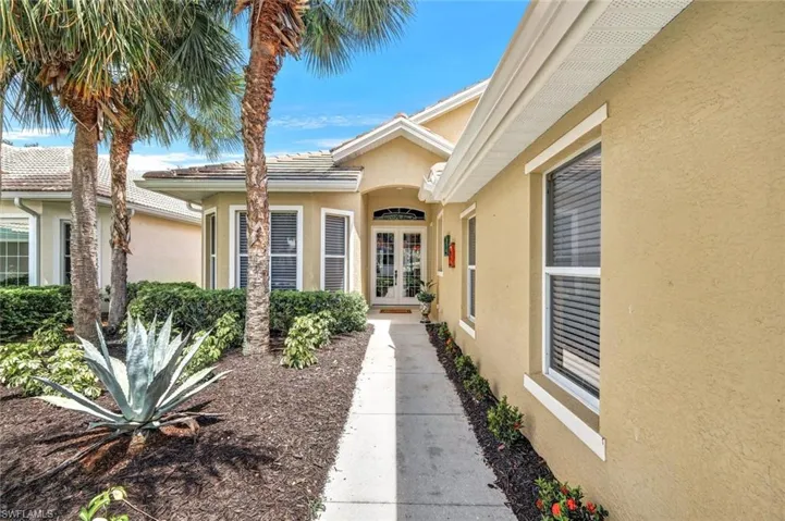 6128  Manchester  PL, Naples, FL 34110