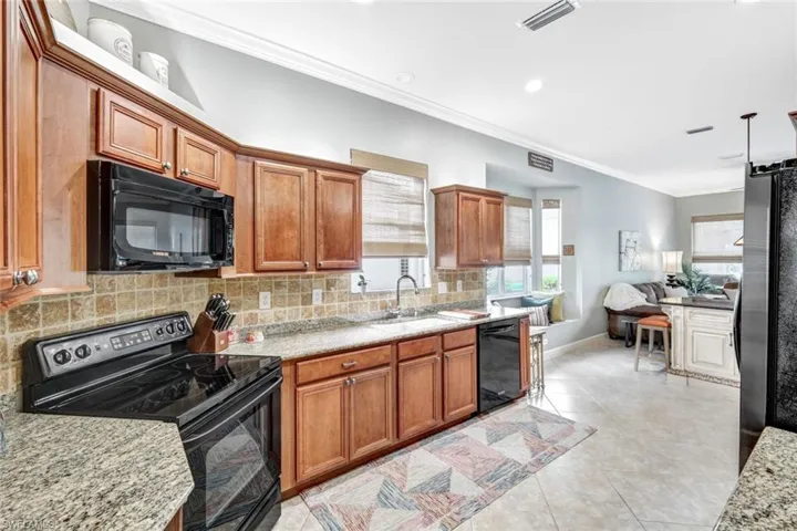 6128  Manchester  PL, Naples, FL 34110