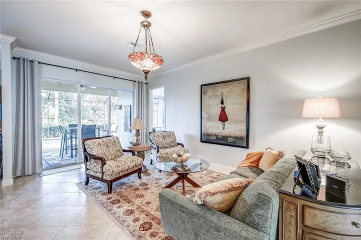 6128  Manchester  PL, Naples, FL 34110