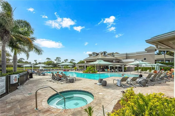 Clubhouse Pool & Spa Features