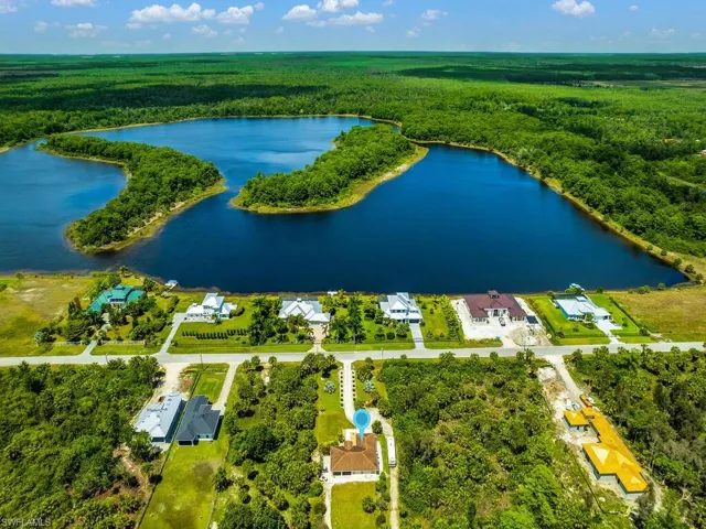 290  Shady Hollow W BLVD, Naples, FL 34120