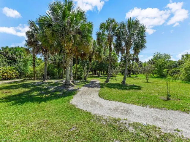 290  Shady Hollow W BLVD, Naples, FL 34120
