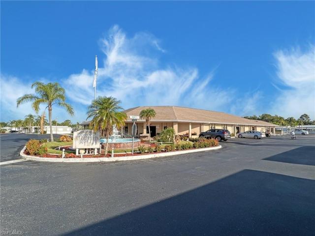 15  Fountain View  BLVD, North Fort Myers, FL 33903
