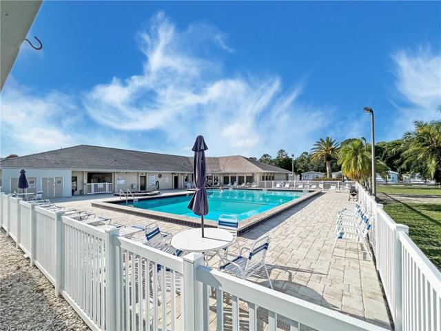 15  Fountain View  BLVD, North Fort Myers, FL 33903