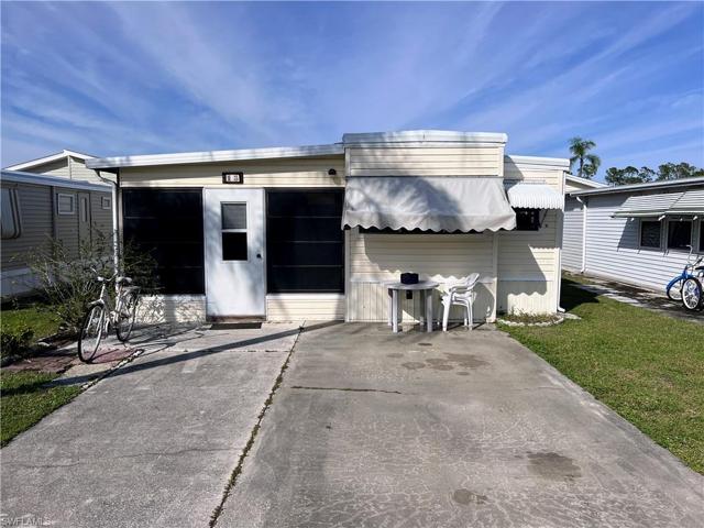 15  Fountain View  BLVD, North Fort Myers, FL 33903