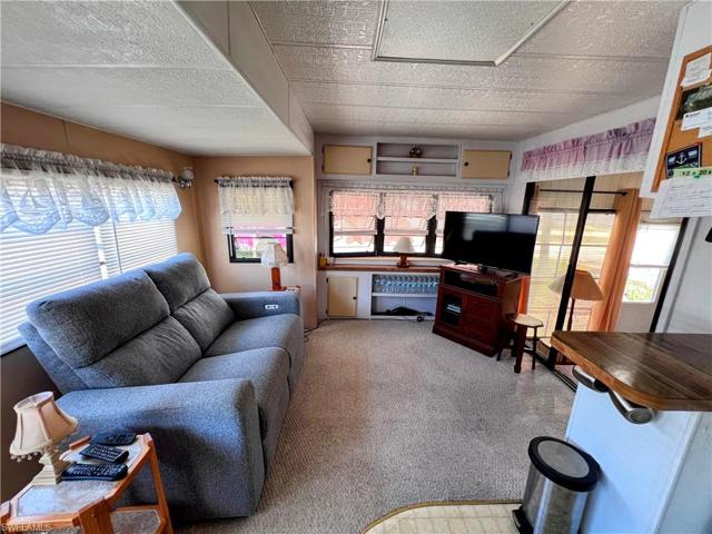 15  Fountain View  BLVD, North Fort Myers, FL 33903