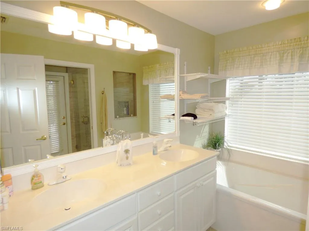 9159 Shadow Glen WAY, Fort Myers, FL 33913,224090617