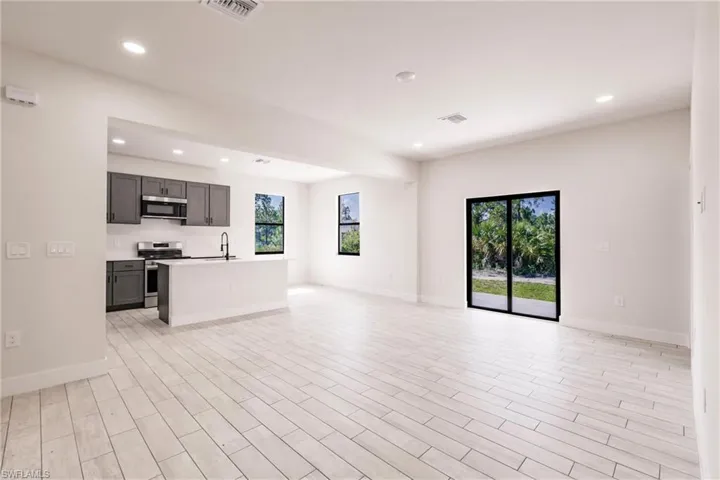 2519  56th W ST, Lehigh Acres, FL 33971