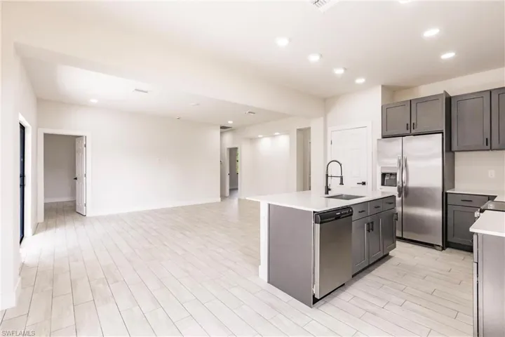 2519  56th W ST, Lehigh Acres, FL 33971