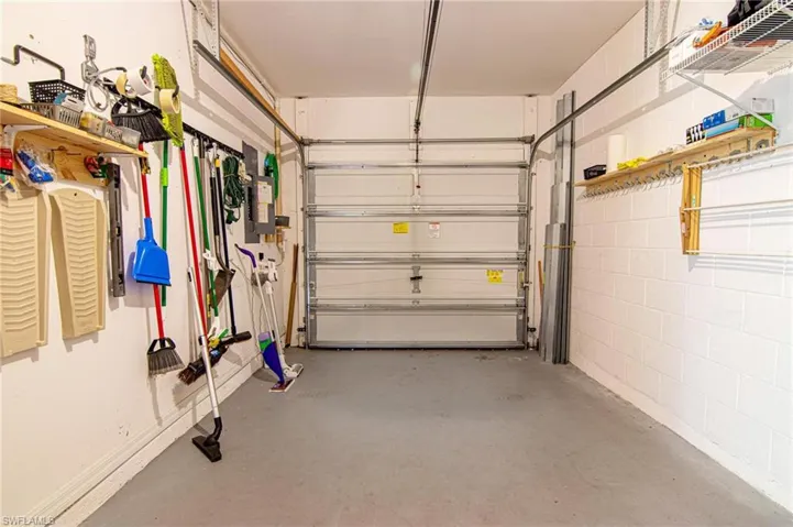 Super well equipped one car garage