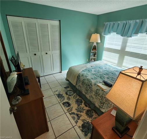 Center 3rd Bed