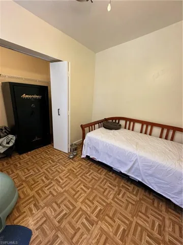 Third bedroom or den