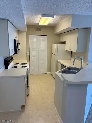 13625  Eagle Ridge  DR, Fort Myers, FL 33912
