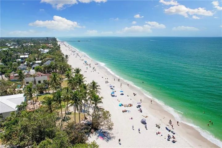175  5th S AVE, Naples, FL 34102