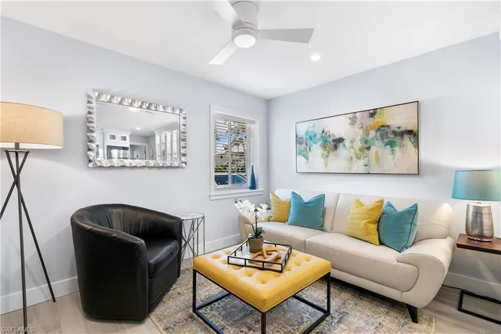 175  5th S AVE, Naples, FL 34102