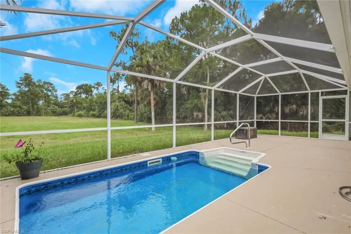 620 22nd Ave Nw, Naples, Florida 34120