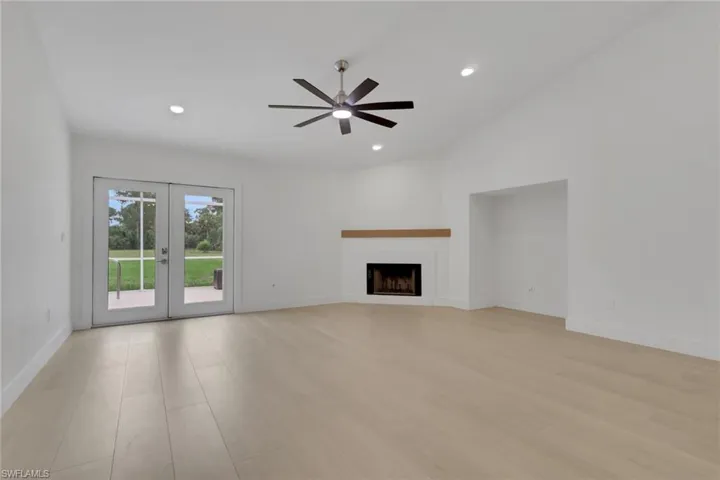 620 22nd Ave Nw, Naples, Florida 34120