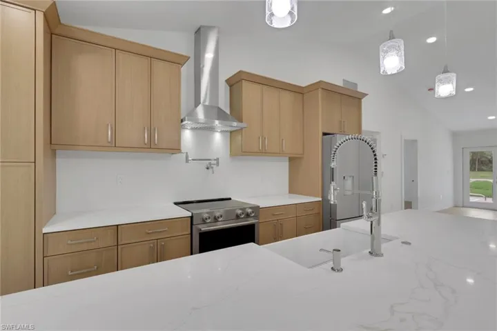 620 22nd Ave Nw, Naples, Florida 34120