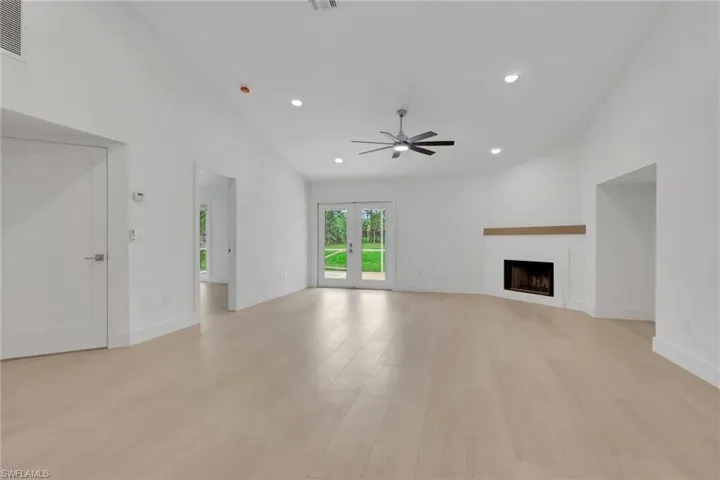620 22nd Ave Nw, Naples, Florida 34120