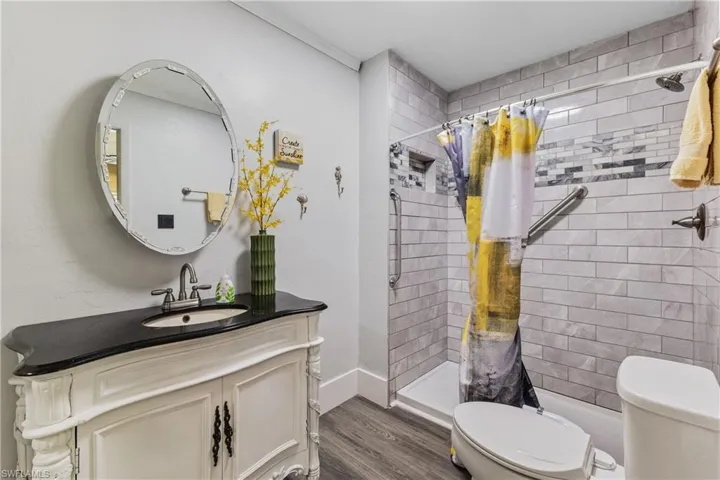 Guest suite shower