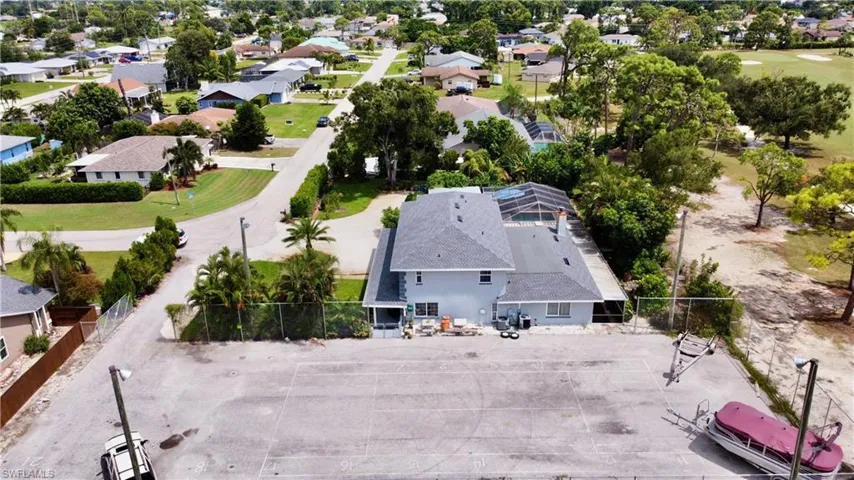 Birds eye view of property