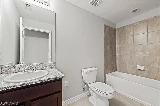 1402/1404  Trafalgar  PKWY, CAPE CORAL, FL 33991