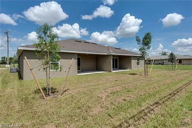 1402/1404  Trafalgar  PKWY, CAPE CORAL, FL 33991